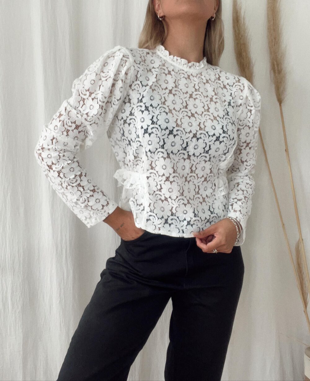 BLUSA ENCAJE VOLADO - Imagen 2