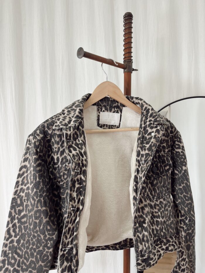CAMPERA CON PIEL MISSY ANIMAL PRINT