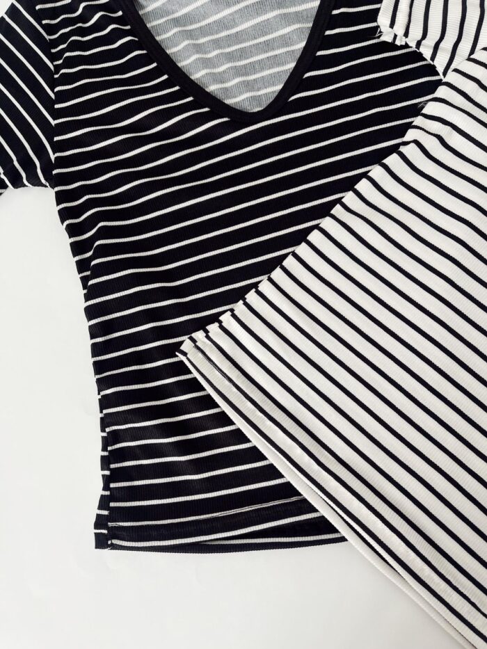 REMERA RAYAS DIOSAS ESCOTE U