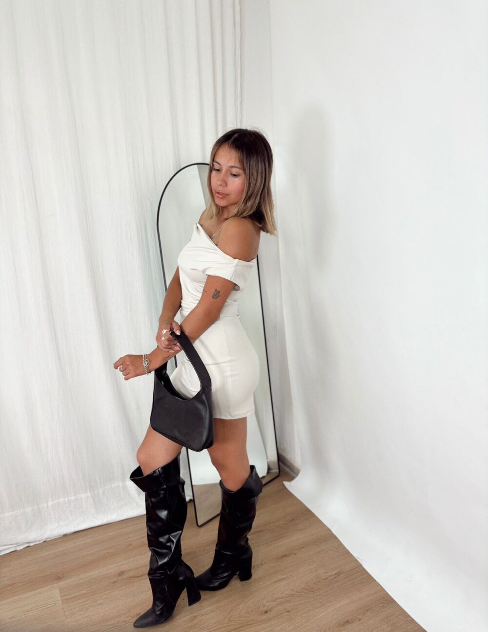 VESTIDO PAULA FRUNCE HOMBRO TORCIDO - Imagen 3