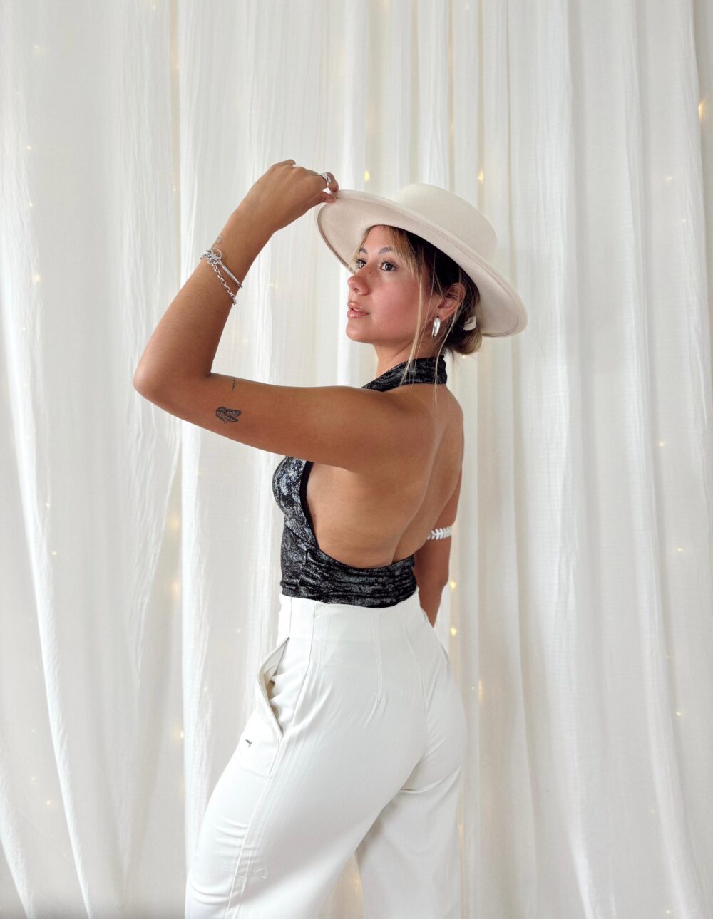 MUSCULOSA TIRA CUELLO - Imagen 2