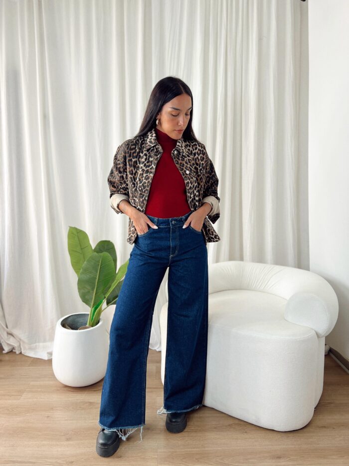 JEANS RECTO WIDE DEFLECADO RIGIDO