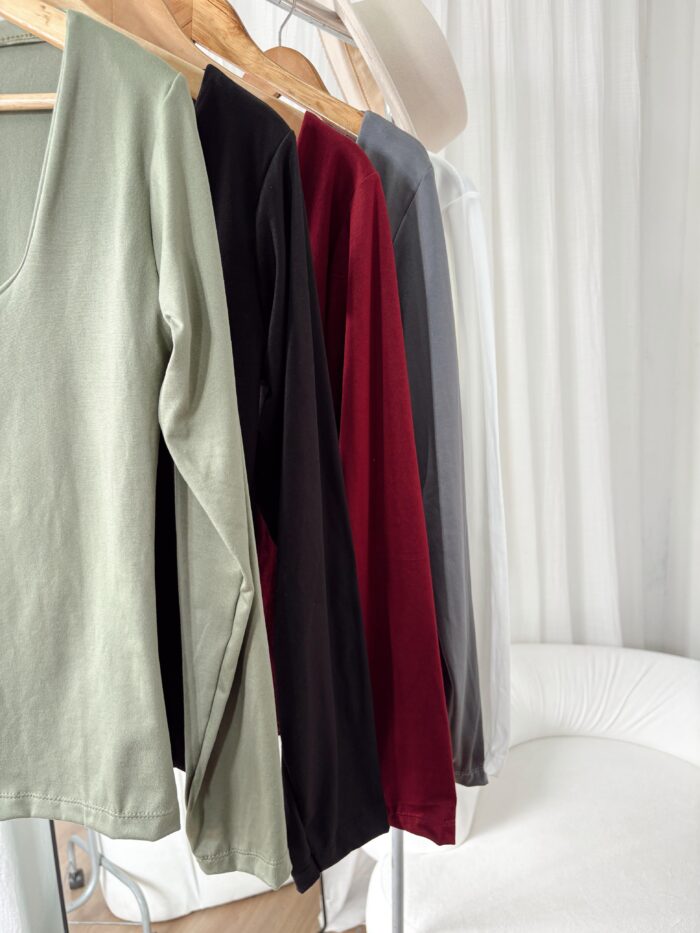 REMERA ESCOTE CUADRADO M.L. MODAL SOFT