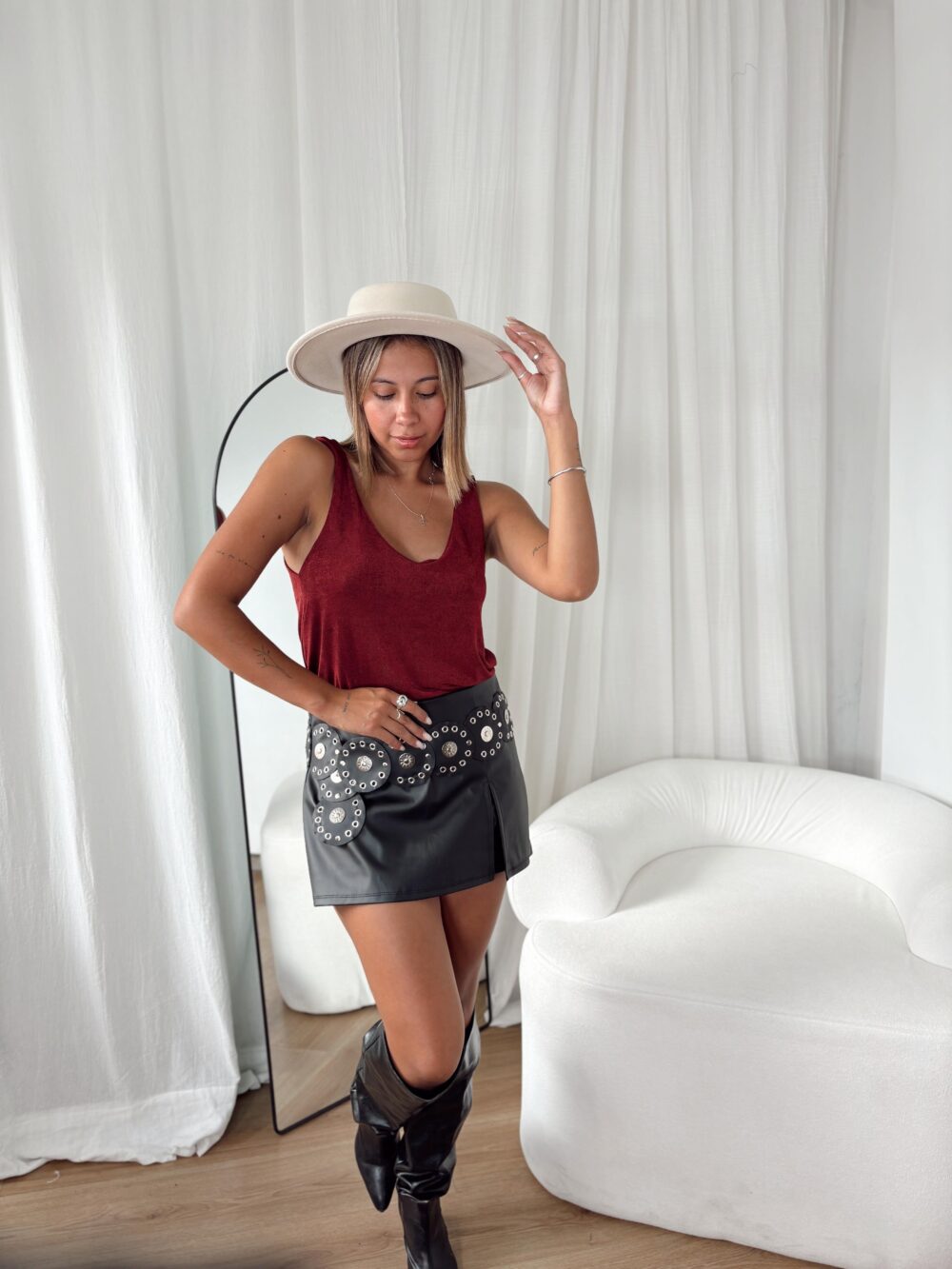 SHORT POLLERA CUERINA TAJO