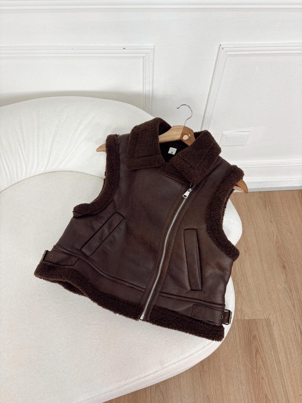 CHALECO GAMULAN OLIVIA CON CORDERITO - Imagen 4