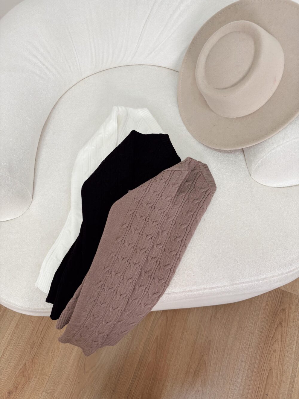 SWEATER HILO 1 HOMBRO TRENZA - Imagen 3