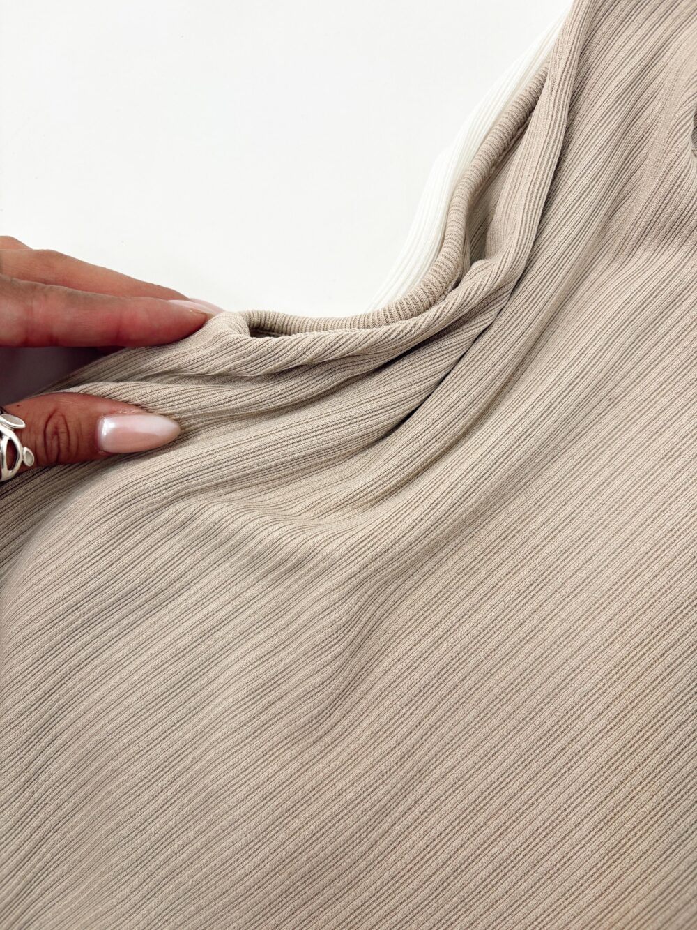 BODY SULAY LISO CON BROCHE - Imagen 3