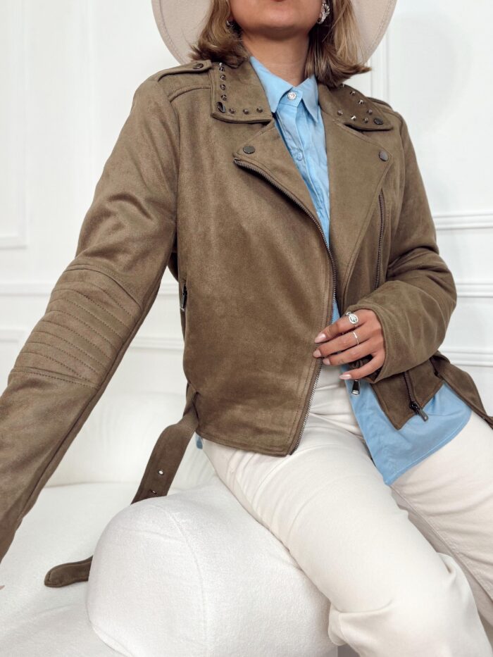 CAMPERA IMPORTADA GAMUZADA CON TACHAS