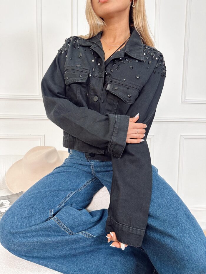 CAMPERA RIGIDA CON PIEDRAS