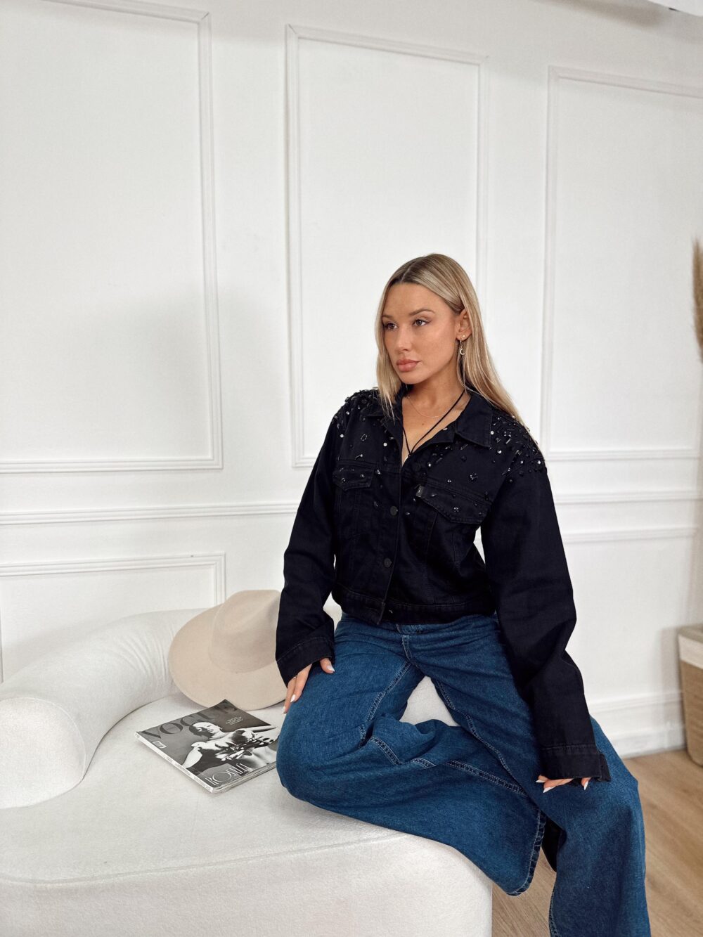 CAMPERA RIGIDA CON PIEDRAS - Imagen 2
