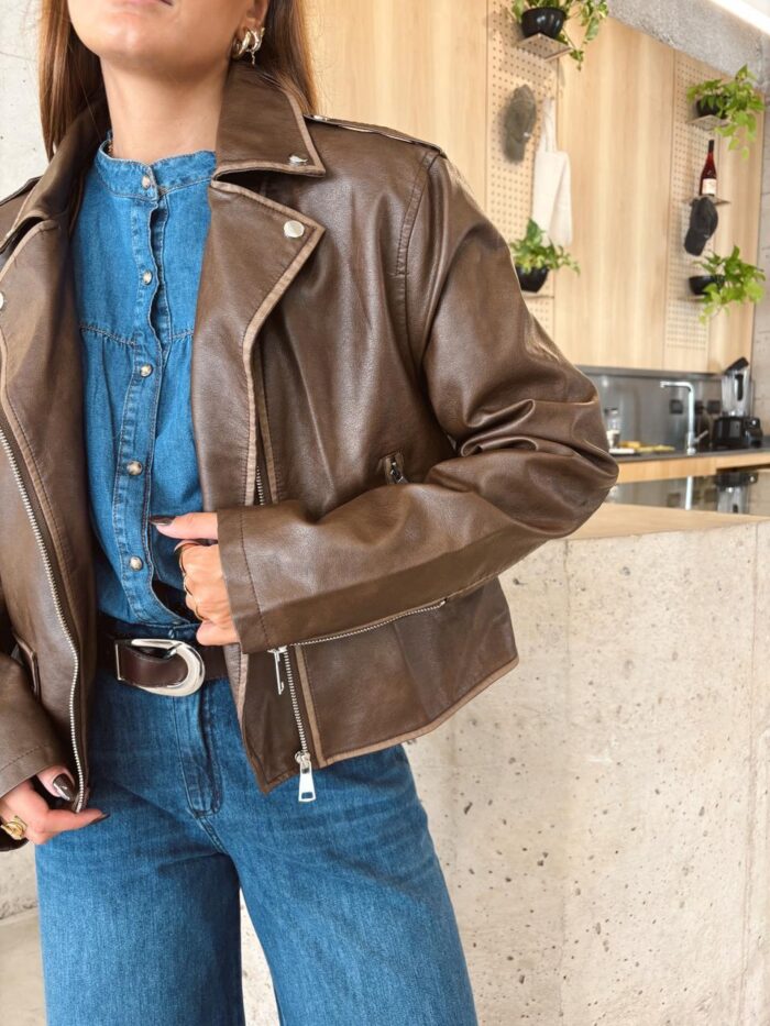 CAMPERA ECO CUERO RECORTE