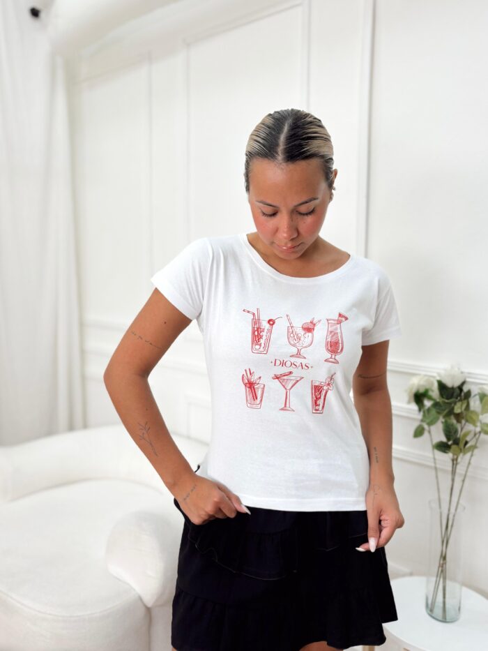REMERA COSME CON TAJO BY DIOSAS