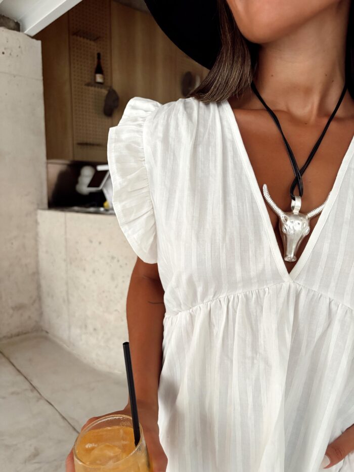 BLUSA SABRINA ESCOTE V VOLADO