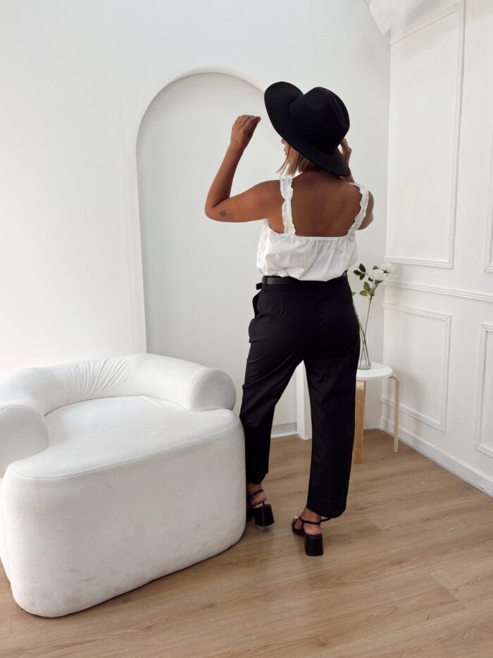 MUSCULOSA BRENDA BRODERI TIRA Y BOTONES