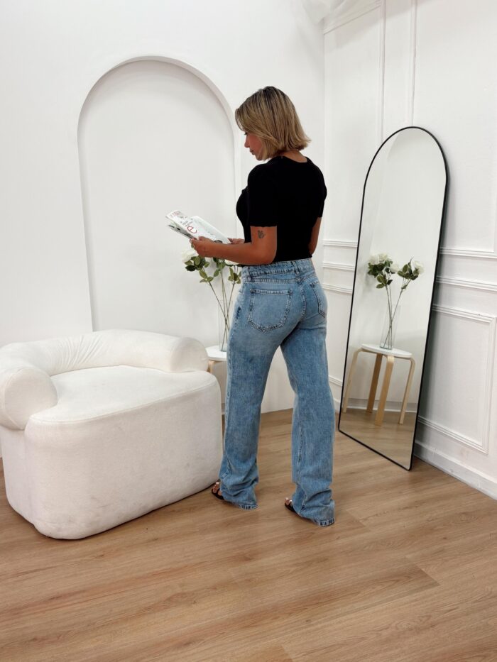 PANTALON RECTO RIGIDO TIRO MEDIO LOONEY