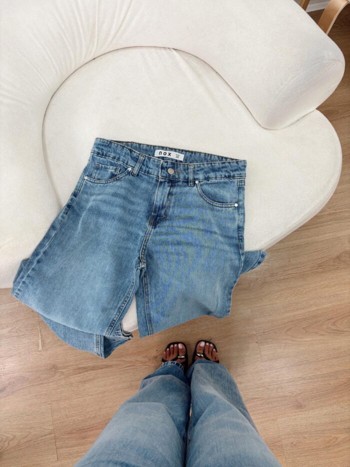 PANTALON RECTO RIGIDO TIRO MEDIO LOONEY