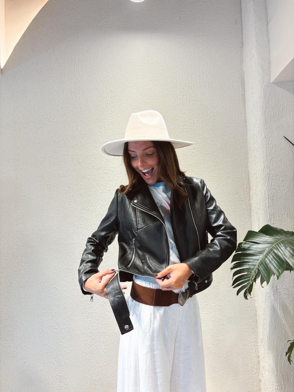 CAMPERA ECOCUERO TACHAS - Imagen 4