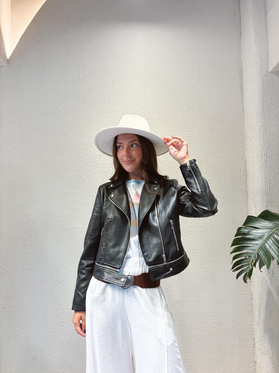 CAMPERA ECOCUERO TACHAS