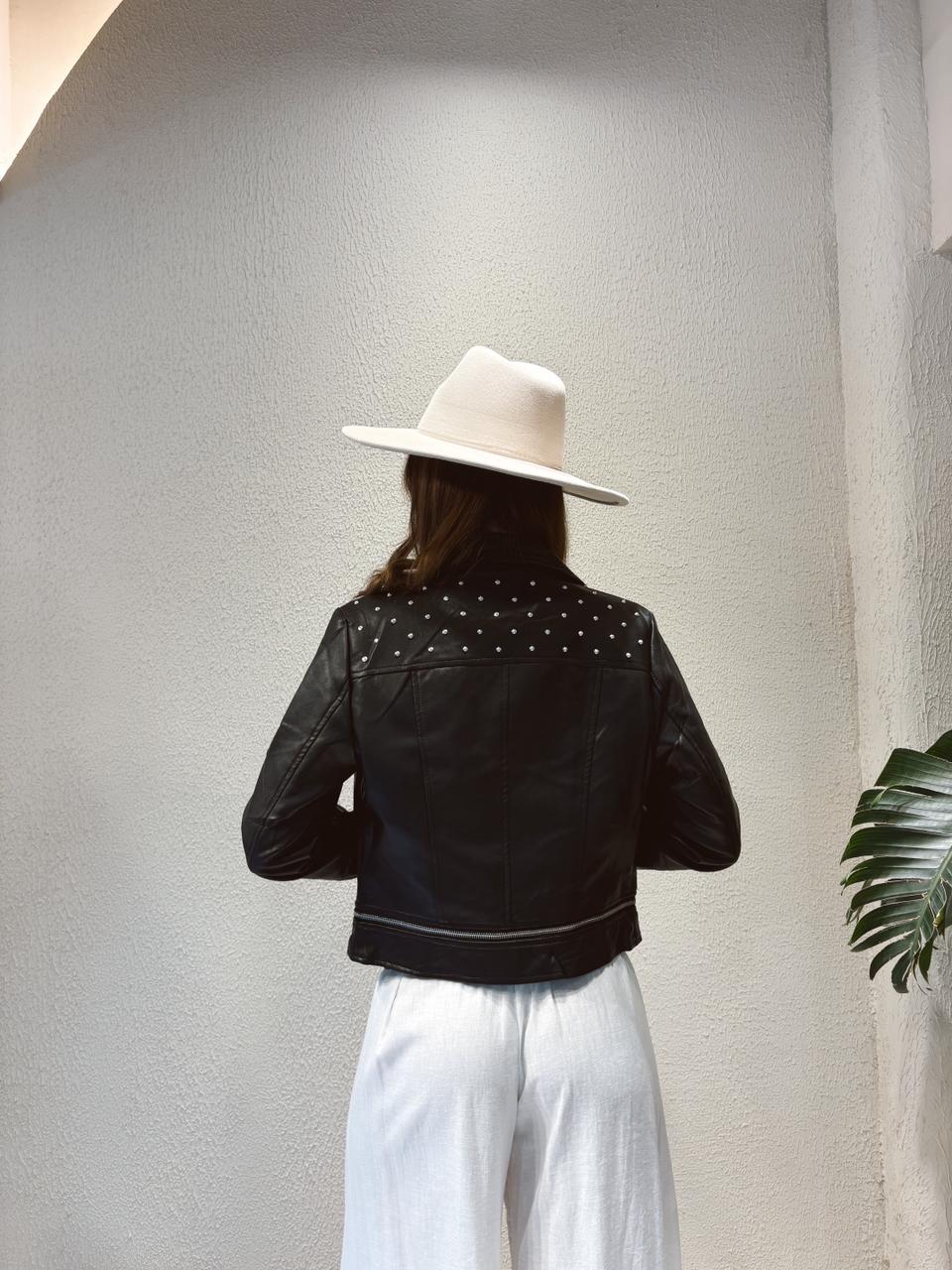 CAMPERA ECOCUERO TACHAS - Imagen 2