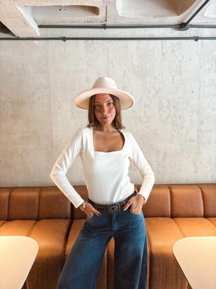 REMERA ESCOTE CUADRADO ALGODON CON LYCRA