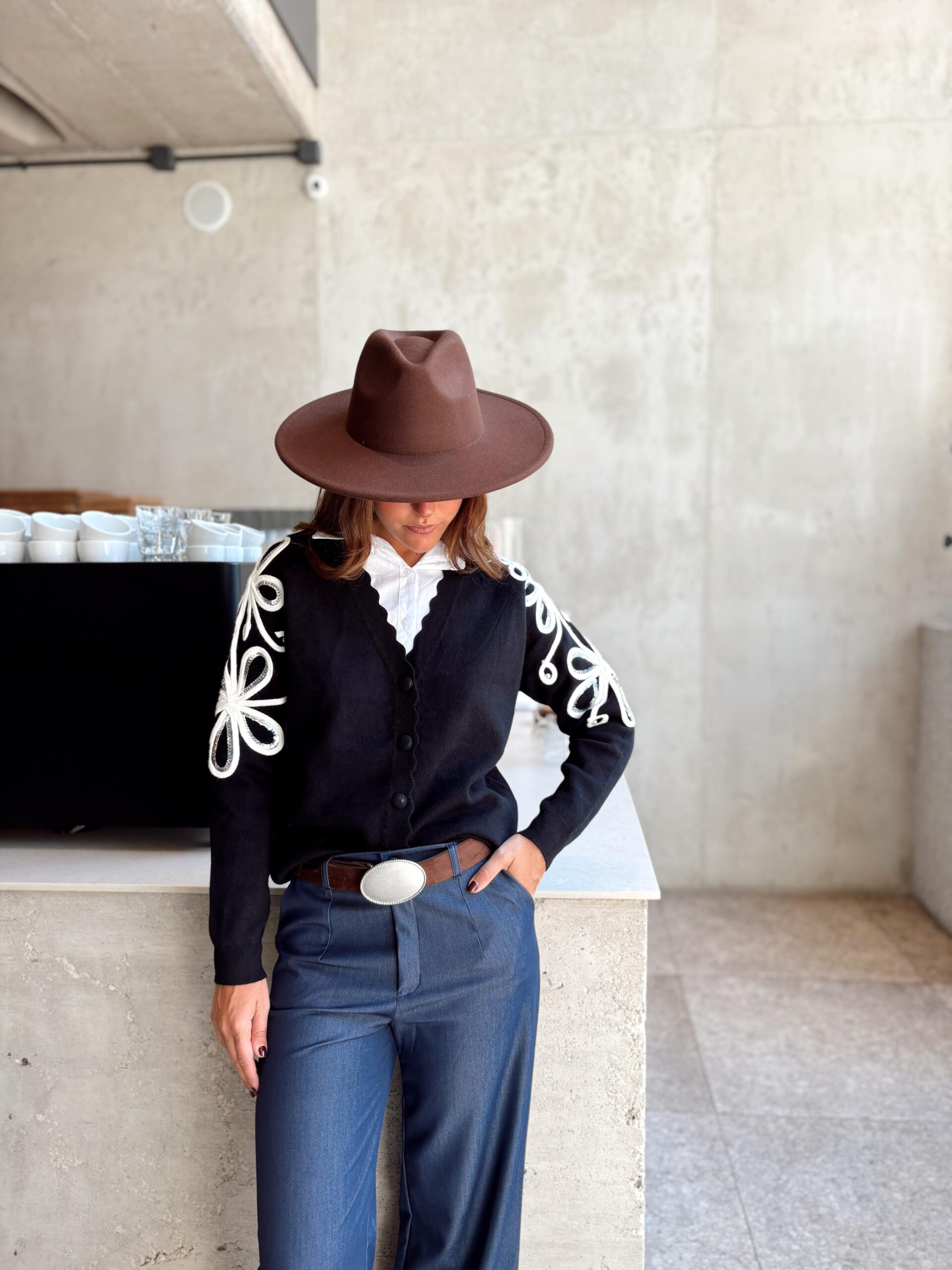 SWEATER IMPORTADO COPENHAGUE V BORDADO - Imagen 7