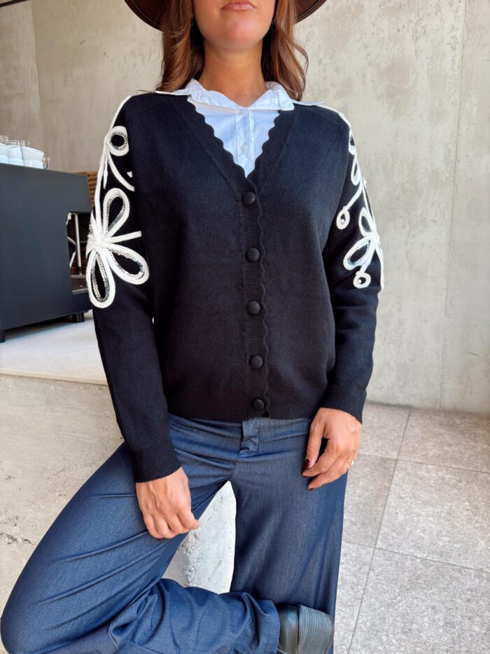 SWEATER IMPORTADO COPENHAGUE V BORDADO