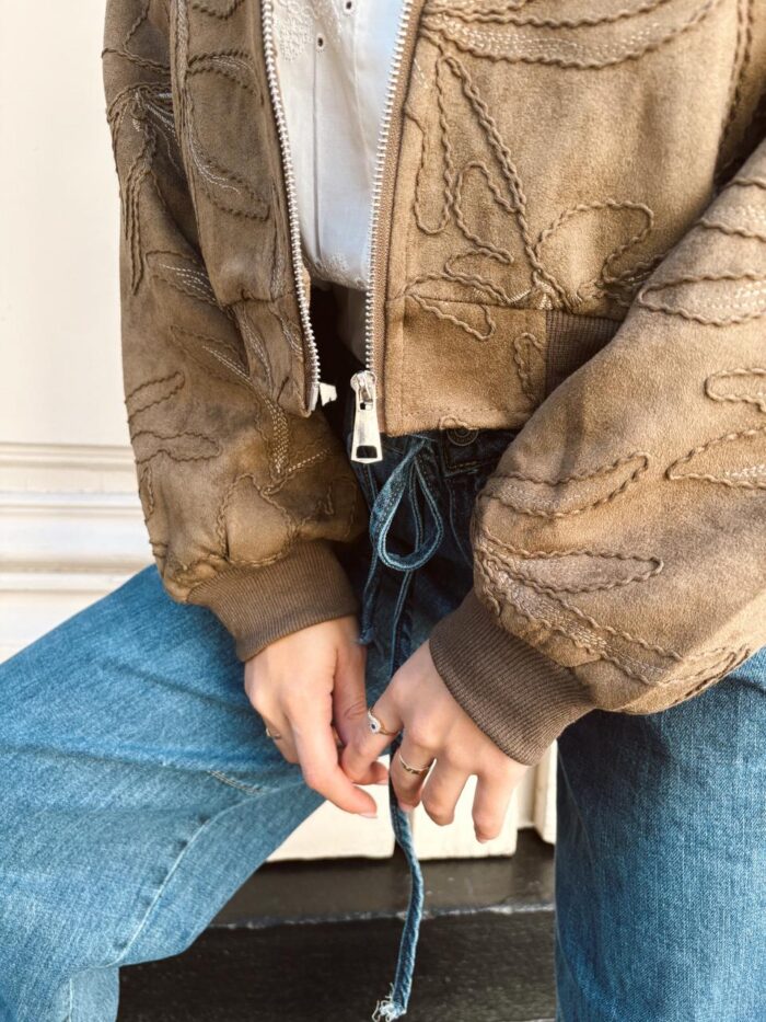 CAMPERA FORRADA GAMUZA BORDADA