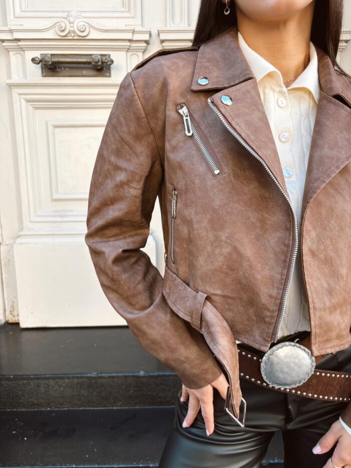 CAMPERA ECO CUERO CORTA