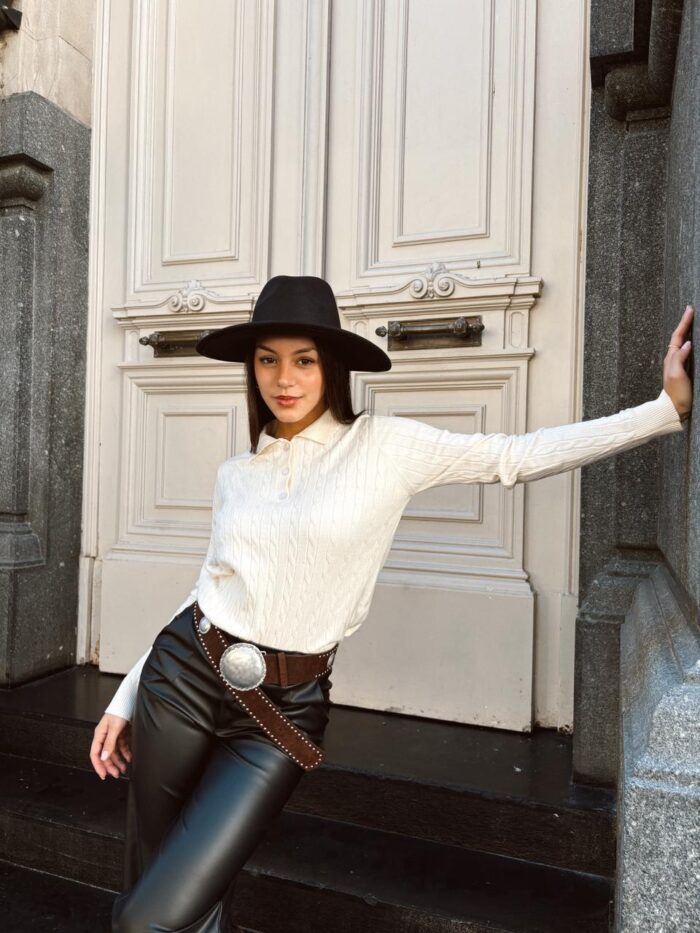 SWEATER VERONA CON OCHITOS