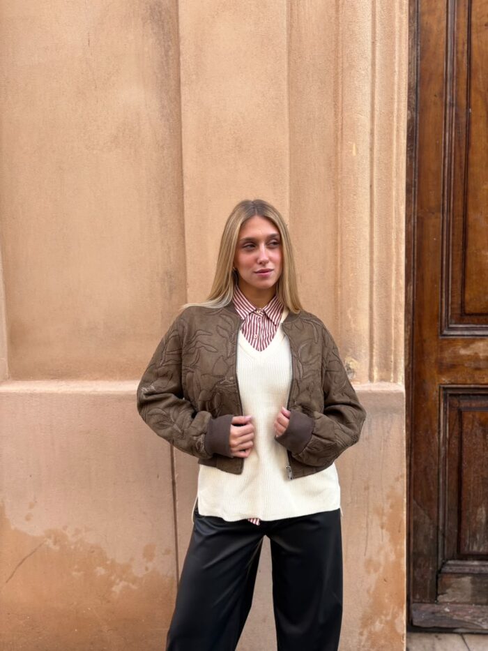 CAMPERA FORRADA GAMUZA BORDADA