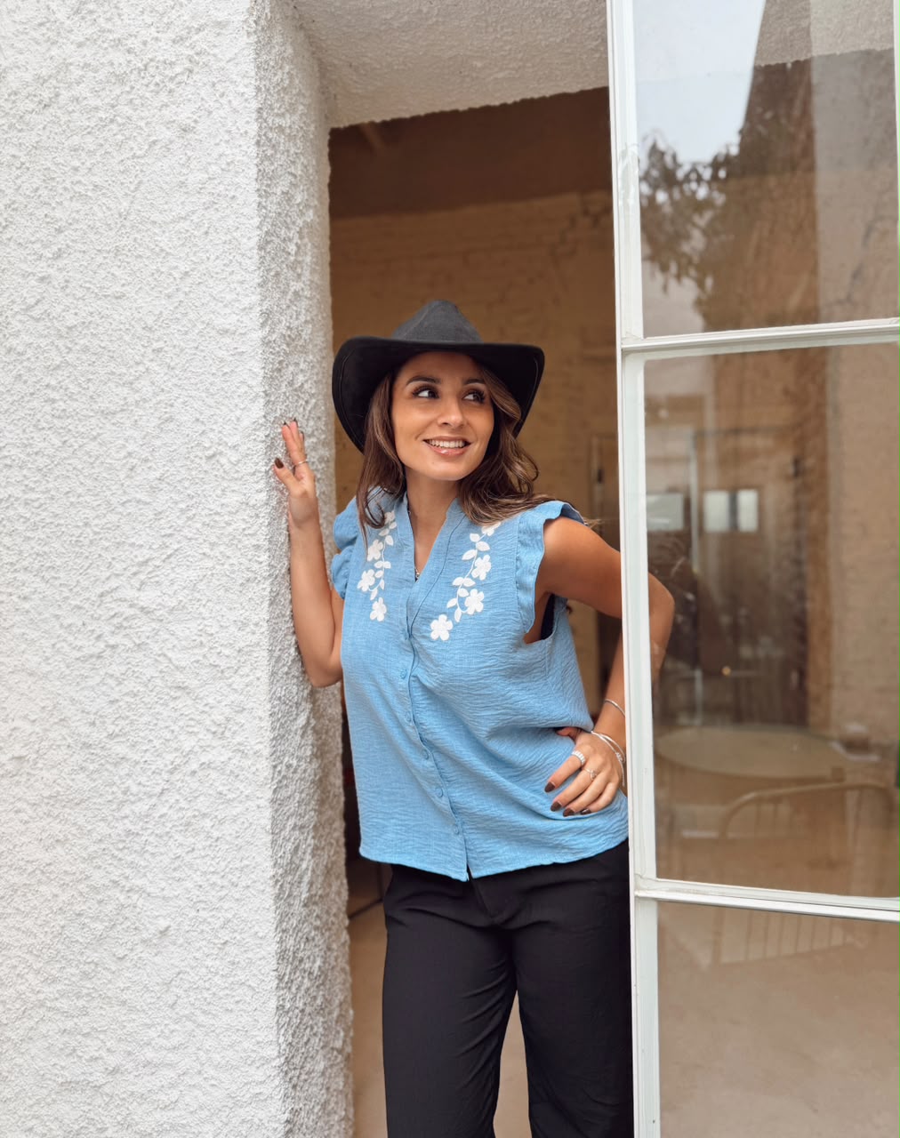 BLUSA TWIL ISADORA CUELLO MAO V BORDADA