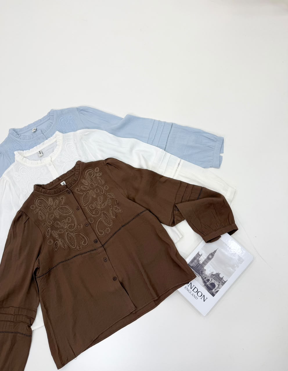 CAMISA BORDADA MAO 185 - Imagen 2