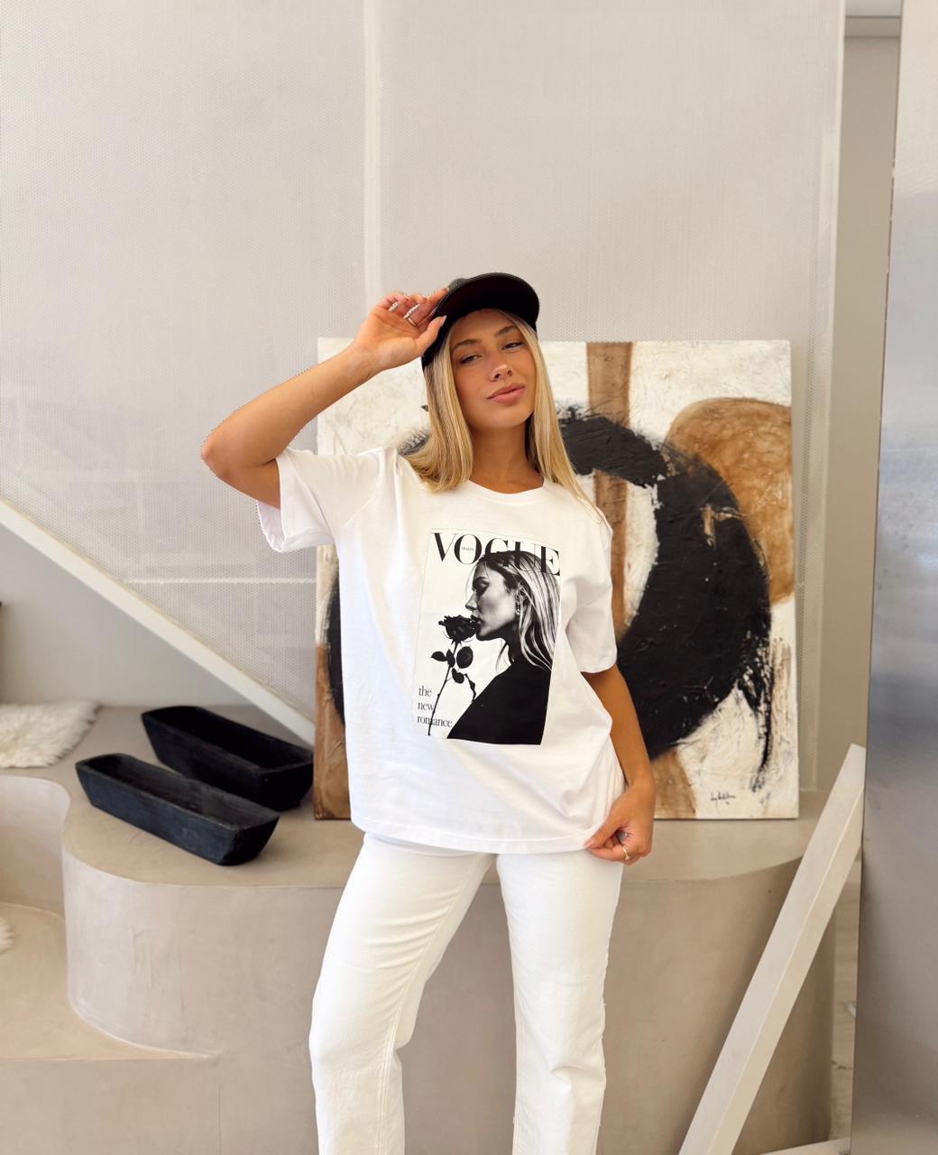 REMERA OVERSIZE ESTAMPADA REVISTA BY DIOSAS - Imagen 2