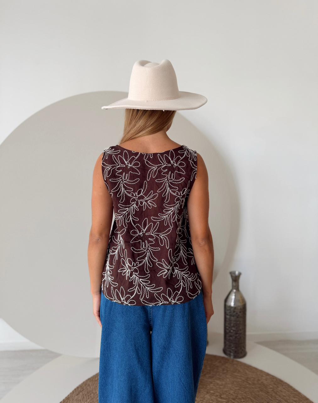 MUSCULOSA LIDIA BORDADA CUELLO REDONDO - Imagen 2