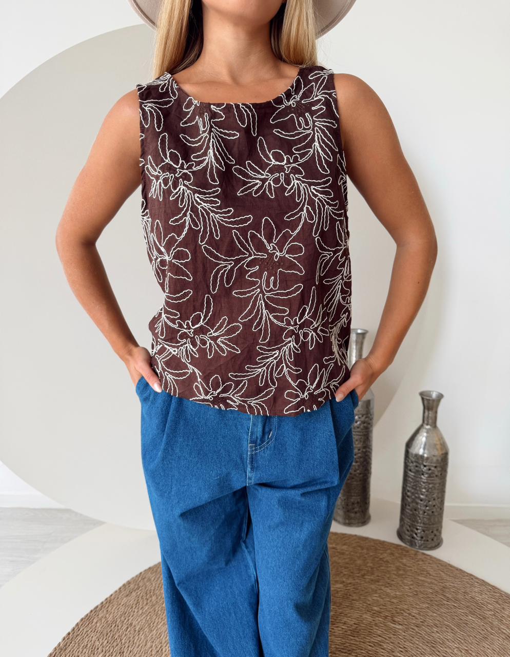 MUSCULOSA LIDIA BORDADA CUELLO REDONDO - Imagen 4