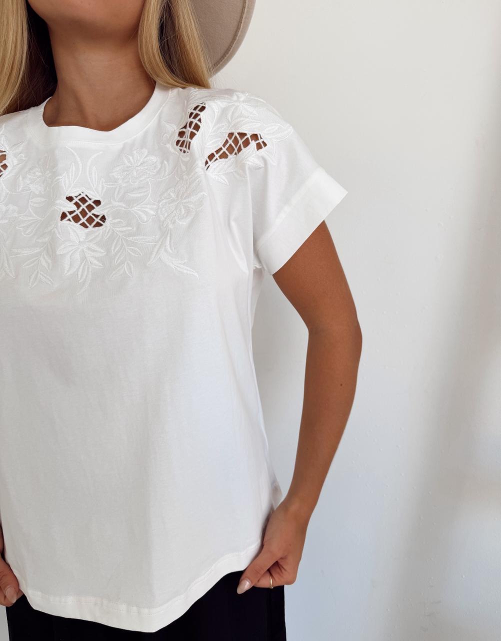 REMERA FRIDA MANGA JAPONESA BORDADA CON PUÑO - Imagen 4