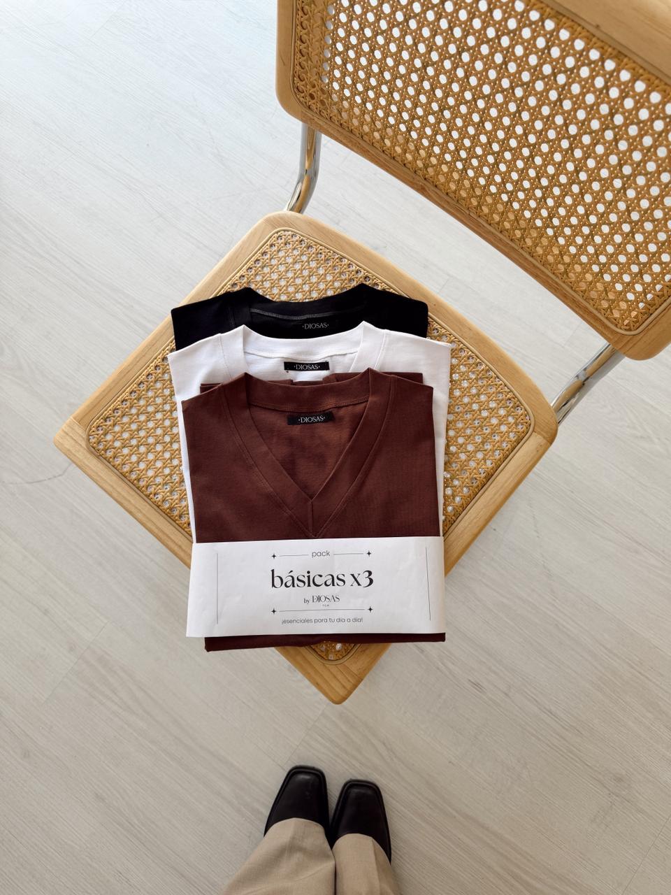 REMERA NICOL PACK X 3 BASICA ALGODON BY DIOSAS ESCOTE V - Imagen 7