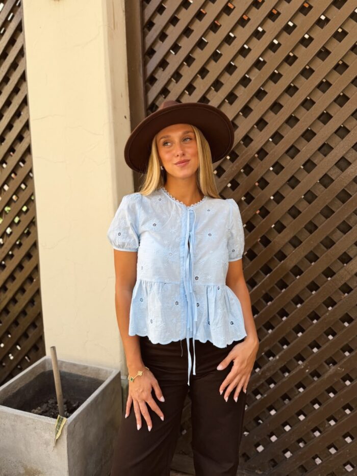 REMERA BRODERIE 121 MOÑO