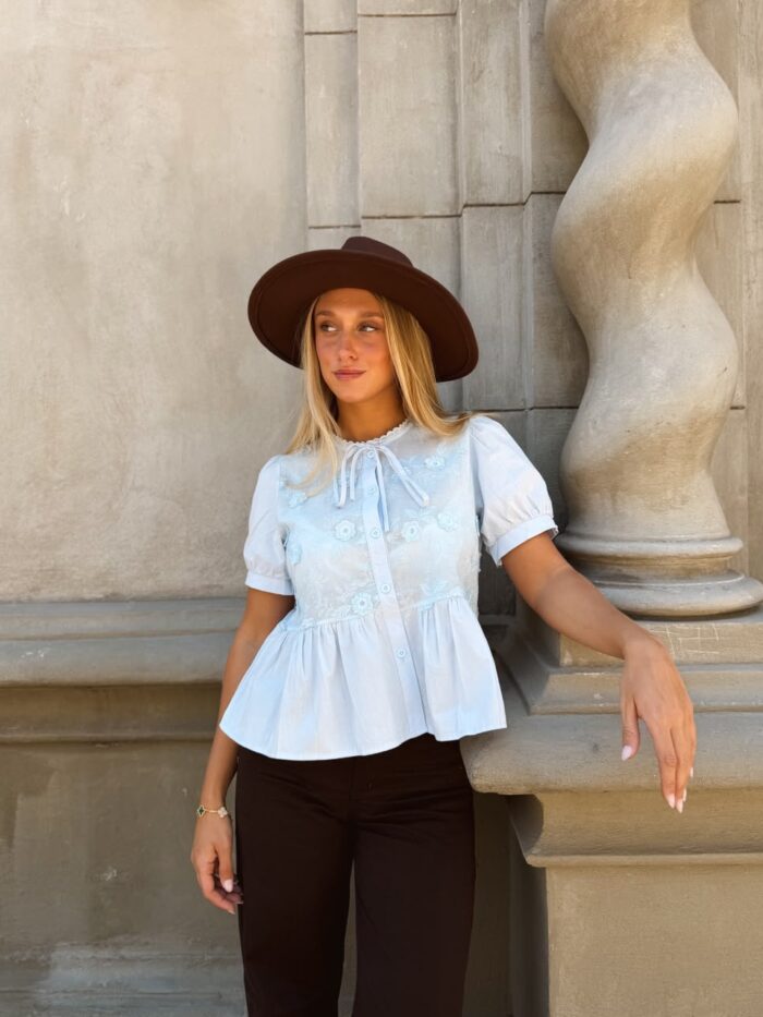 CAMISA FLOR BORDADAS 132