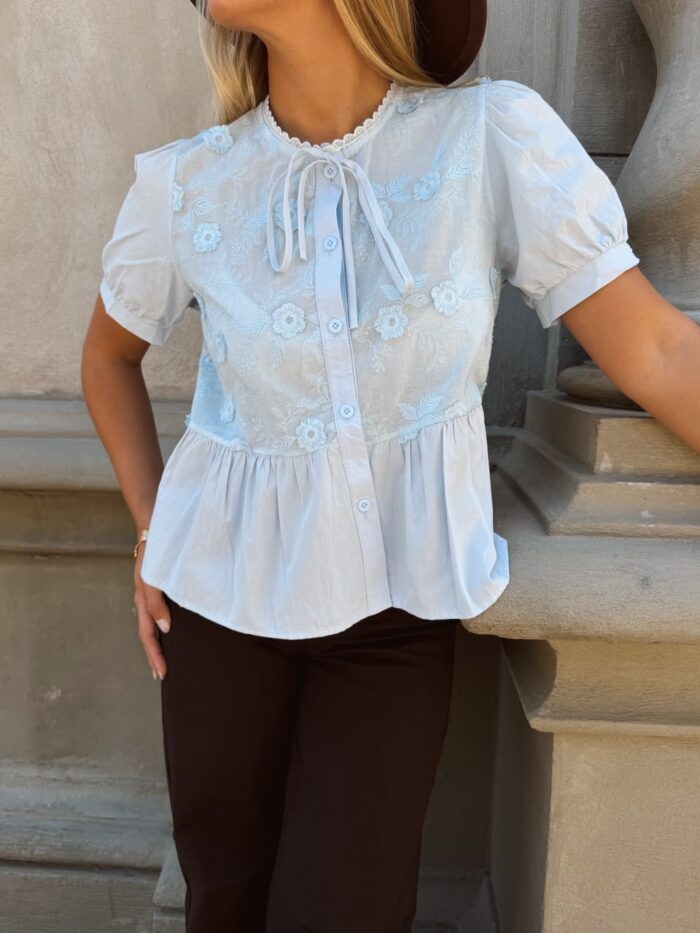 CAMISA FLOR BORDADAS 132
